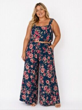 Torrid 2 pieces set Navy Floral Challis Wide-Leg Pants and top